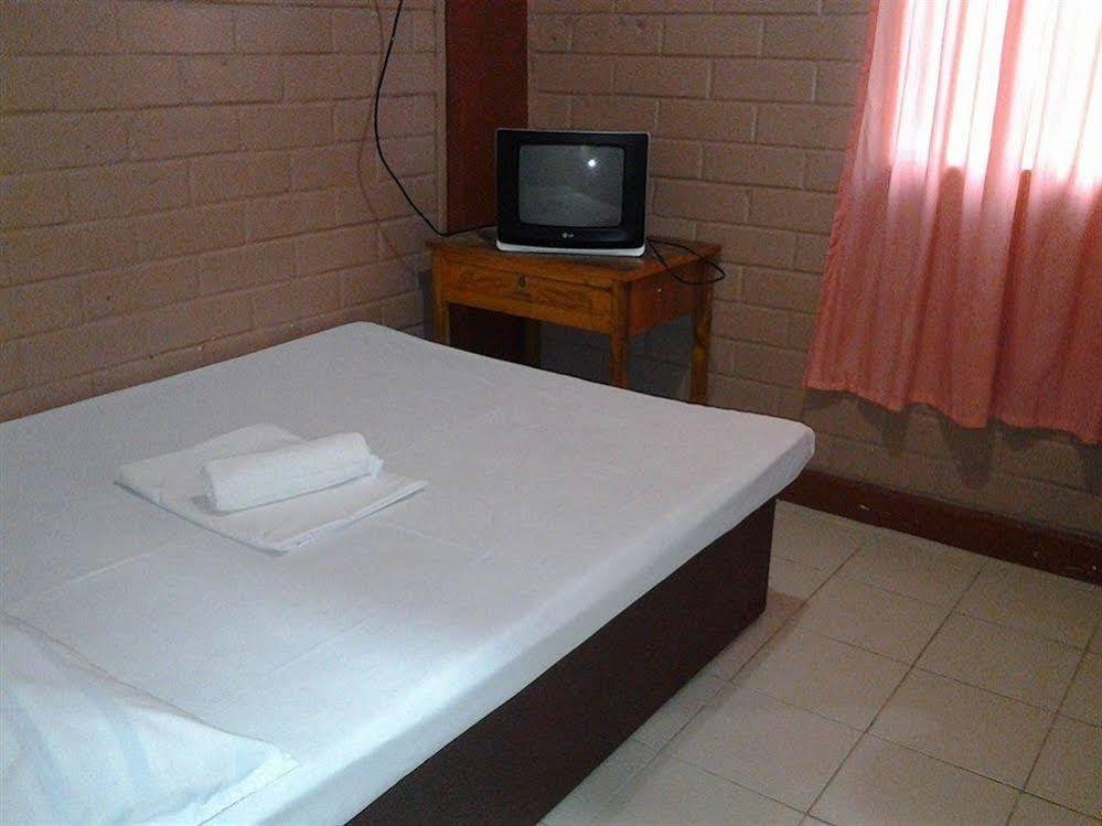 Oyo 749 La Maria Pension And Tourist Inn Hotel Себу Экстерьер фото